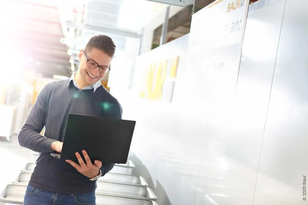 In Sonnefeld setzt Baur auf ein hochleistungsfähiges und zugleich flexibles Warehouse Management Sys