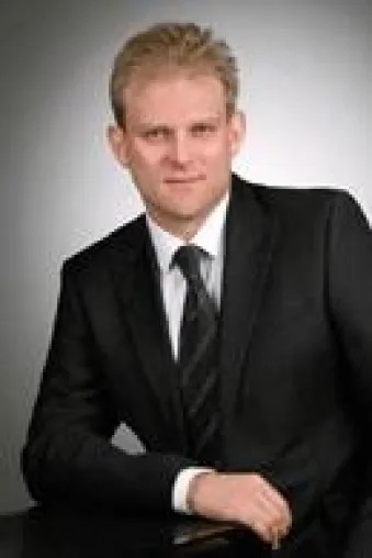 Bild: Klingen kreuzen mit den globalen Finanzmärkten
