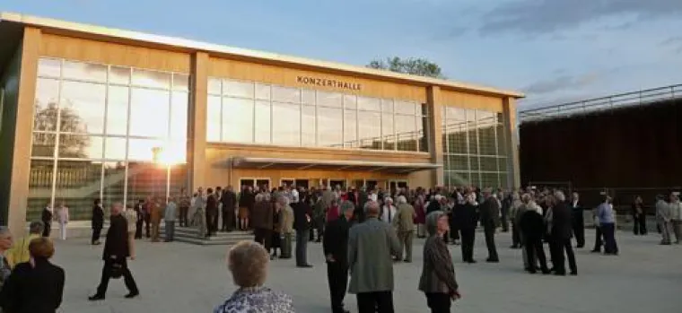 In neuem Glanz – Bad Salzufler Konzerthalle wieder in Betrieb Bild: In neuem Glanz – Bad Salzufler Konzerthalle wieder in Betrieb