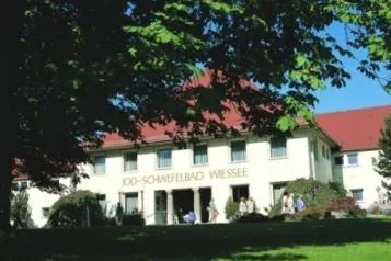 Bild: 100 Jahre Jod-Schwefelbad Bad Wiessee - Augen- und Hautkrankheiten am Tegernsee kurieren