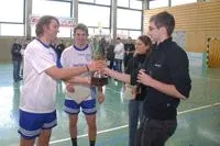 Landjugendliche im Fußballfieber - Erhard Sport unterstützt Hallenfußballturnier der ELJ Uffenheim Bild: Landjugendliche im Fußballfieber - Erhard Sport unterstützt Hallenfußballturnier der ELJ Uffenheim