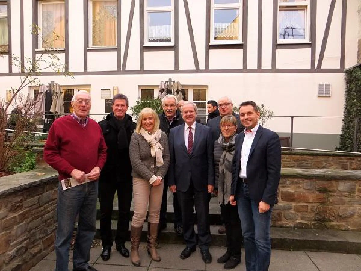 Detlev Pilger, 2.v.r., Gerhard Robbers, 4.v.l., Hans-Jürgen Schlief, 3.v.r., David Langner, 1.v.r.