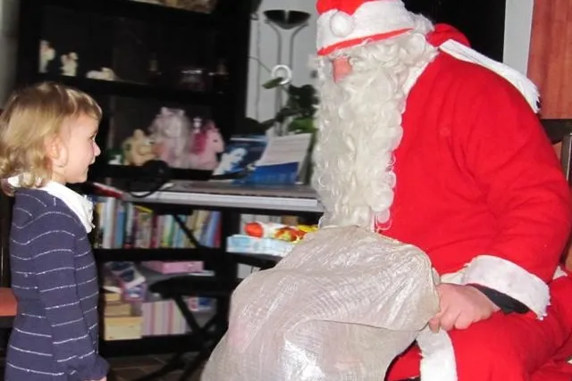 Mangel an freiwilligen Weihnachtsmännern sorgt für lange Gesichter in Thüringer Familien Bild: Mangel an freiwilligen Weihnachtsmännern sorgt für lange Gesichter in Thüringer Familien