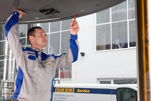 GEZE – Instandhaltung der Spitzenklasse Bild: GEZE – Instandhaltung der Spitzenklasse