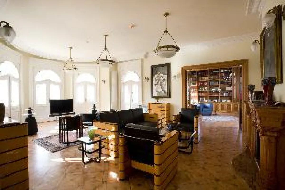 Luxuriöse Villa mit wertvollster Einrichtung in Bestlage zu kaufen