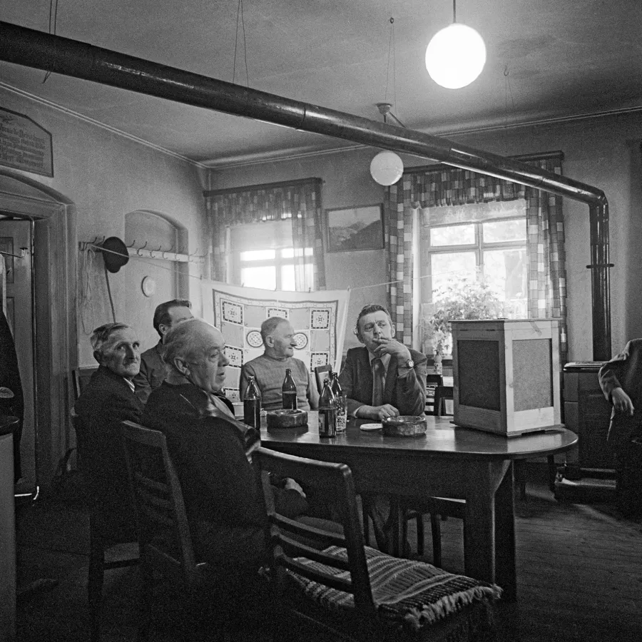 Barbara Wolff, Hutha / Erzgebirge, Wahlsonntag 1979 (© Barbara Wolff)