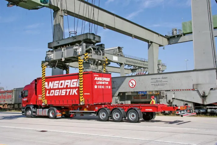 Bild: Spedition Ansorge startet mit verlängertem Kögel Auflieger in den Feldversuch