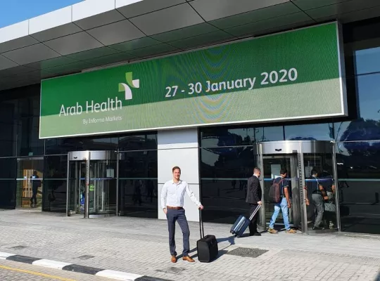 Zwischen Strand und Wolkenkratzern – Übersetzungsagentur transcada besucht erstmals Arab Health in Dubai Bild: Zwischen Strand und Wolkenkratzern – Übersetzungsagentur transcada besucht erstmals Arab Health in Dubai