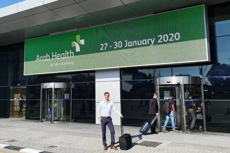 Bild: Zwischen Strand und Wolkenkratzern – Übersetzungsagentur transcada besucht erstmals Arab Health in Dubai
