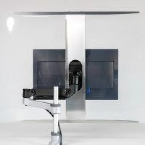 Sicher am Arbeitsplatz mit der R-GO Hygieneschutzwand Bild: Sicher am Arbeitsplatz mit der R-GO Hygieneschutzwand