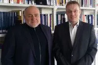 Bild: Rezzo Schlauch, MdB a.D. unterstützt die Allensbach Hochschule
