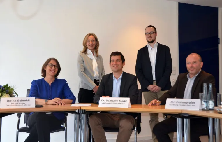 Neue Konzessionsverträge: Henstedt-Ulzburg und HanseWerk-Tochter SH Netz verlängern ihre Zusammenarbeit Bild: Neue Konzessionsverträge: Henstedt-Ulzburg und HanseWerk-Tochter SH Netz verlängern ihre Zusammenarbeit