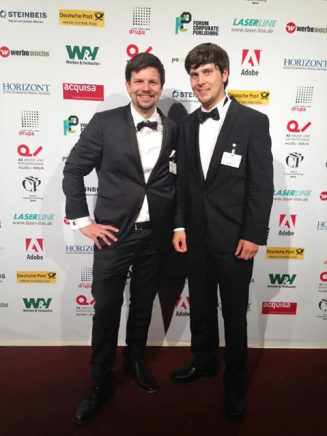 Martin Kahl, aussenborder.TV (l) und André Vogelsang, Bergamont (r) bei der Preisverleihung im Hambu