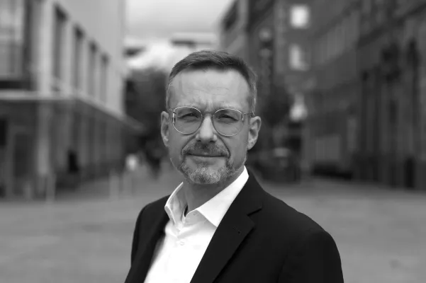 Bild: Vermögenswerte sichern & Generationen verbinden: Notar Marius Hebebrand über die strategische Nachfolgeplanung