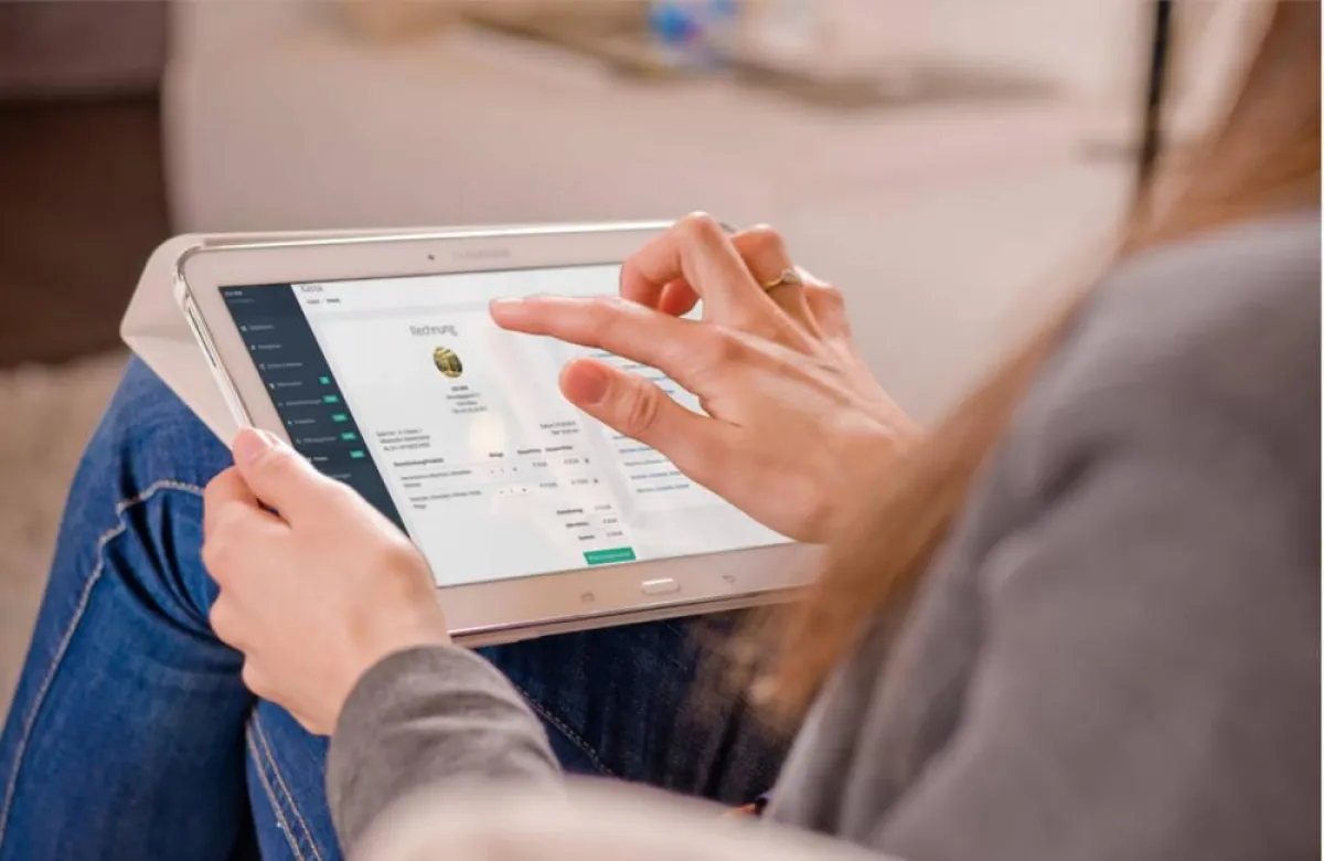 helloCash kann von Tablet, Laptop oder PC genutzt werden