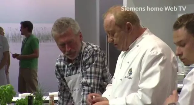 Sternekoch Alfons Schuhbeck kocht live mit Paul Breitner Bild: Sternekoch Alfons Schuhbeck kocht live mit Paul Breitner