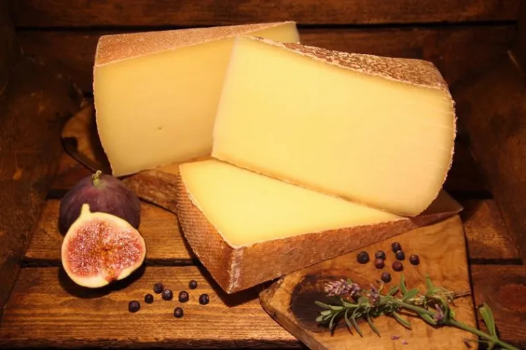 Bild: Käse Glückler zieht zu IMI Winery in das Ladengeschäft in der Körnerstr. 20 in Köln Ehrenfeld
