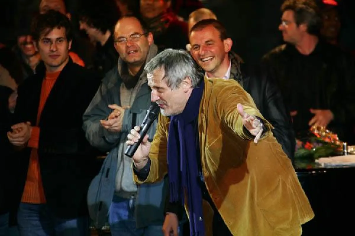 Konstantin Wecker mit Dominique Horwitz auf der Bühne der Bad Hersfelder Festspiele