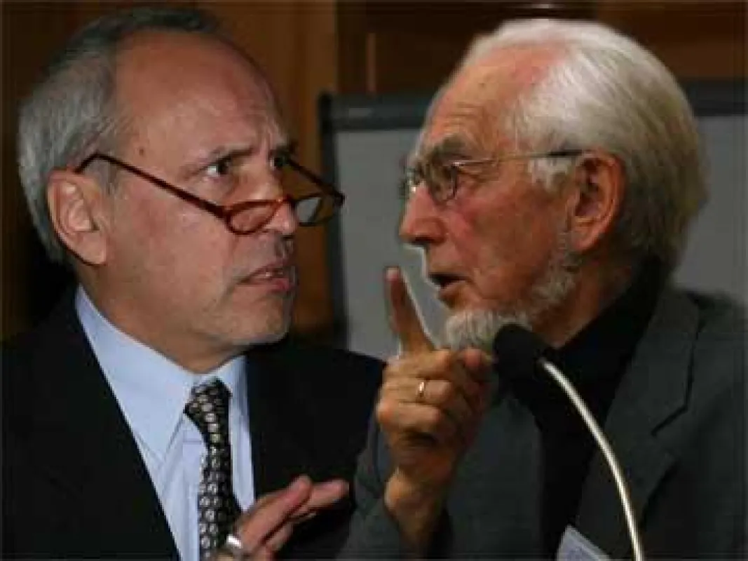 Andrey Lipskiy von der »Novaja Gaseta« (li.) ist mit Erhard Epplers Einschätzung der Verhältnisse in Russland nicht einverstanden