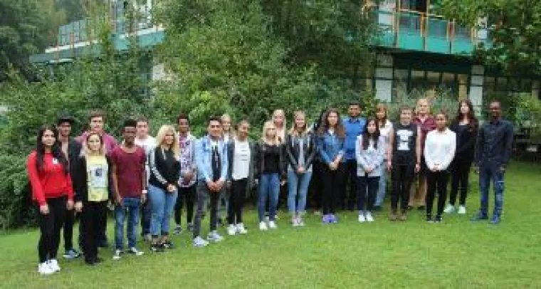 Bild: Startschuss für Ausbildung gefallen