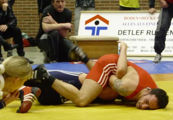 Bild: Glücklicher 20:18 Sieg über Ückerath – Krefelder Ringer bleiben Oberliga-Tabellenführer