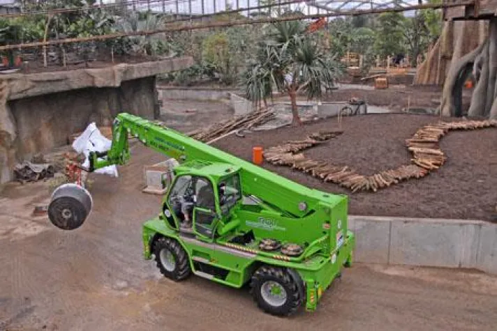 Bild: HKL Mietmaschinen im Tropeneinsatz