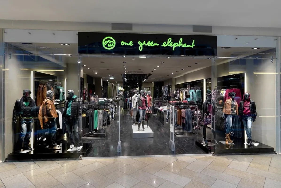 ONE GREEN ELEPHANT STORE im Pluscity Shoppingcenter in Linz, Österreich