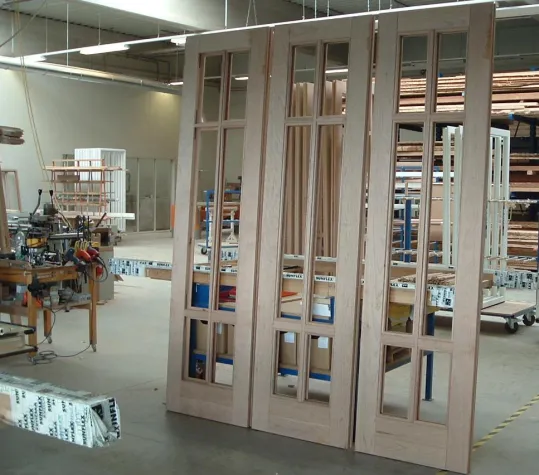 Bild: Neue Holz-Falt-Wände mit alten Wurzeln