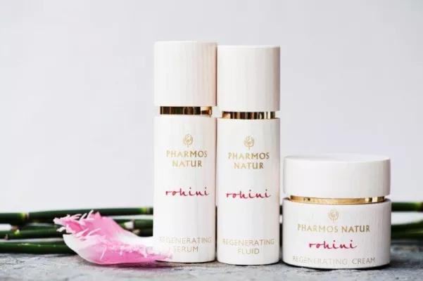 Bild: ROHINI. Exklusive REGENERATING Pflegelinie. Natur und Luxus Mit echten Verjüngungspflanzen.