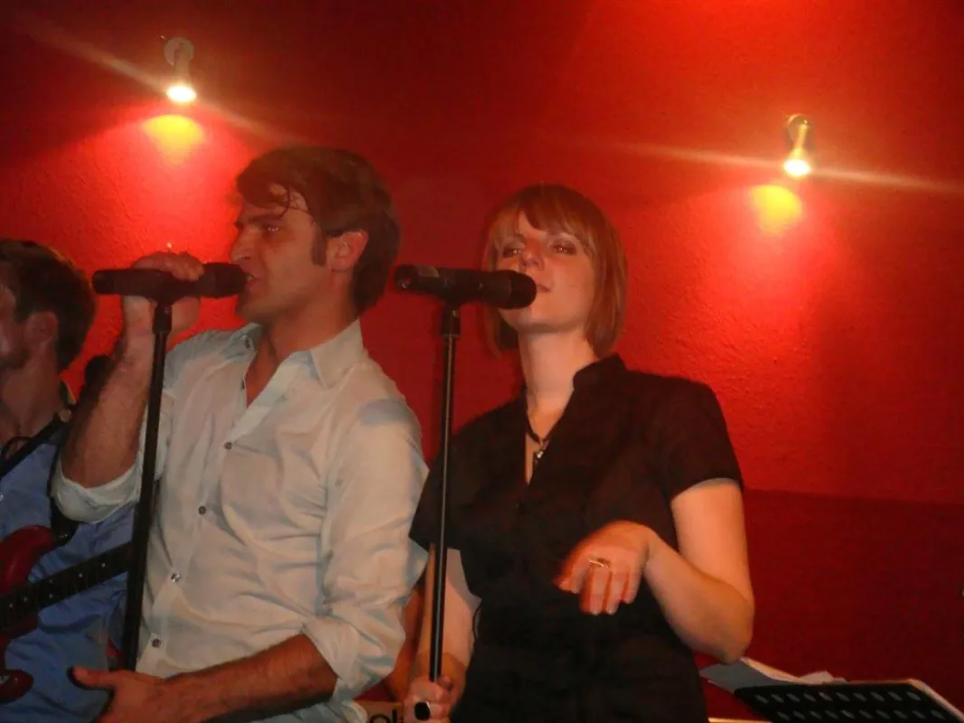 Das Gesangsduo von Groovalicious: Sabine und Ralf