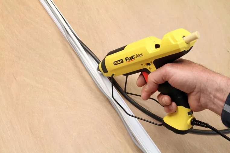 Bild: Neue Heißklebepistole für Freizeit und Hobby