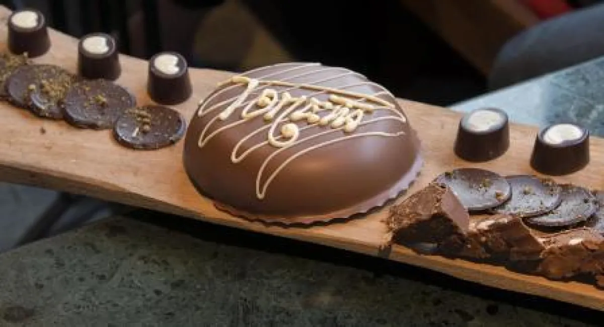 Tometta - Copyright R. Carnevali