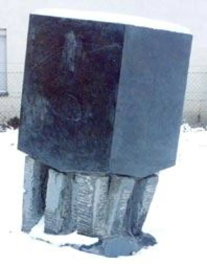 Wolfgang Sandt, Srebrenica, Norit, 180 x 90 x 90 cm