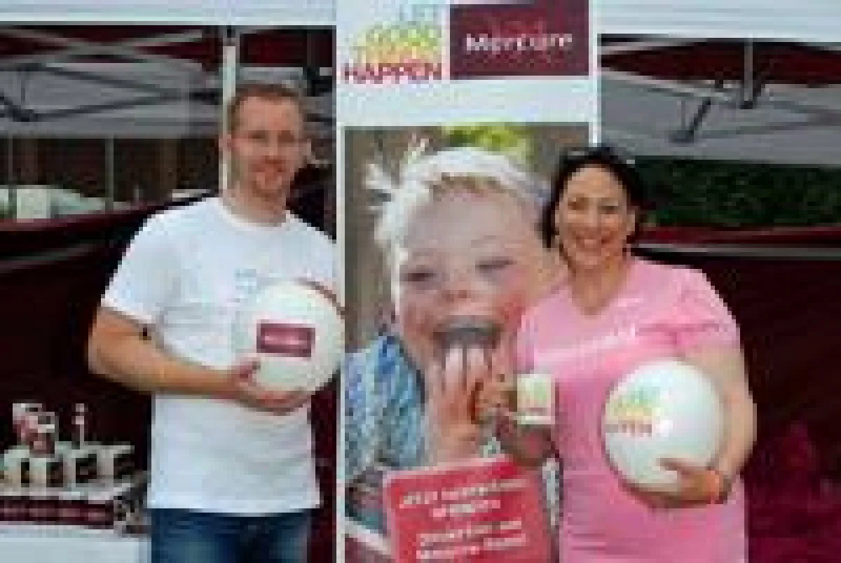 Mathias Borkowski, Mercure Hotel Köln West, und Ute Stenkamp, Mitarbeiterin Fundraising von Nestwärme e.V.