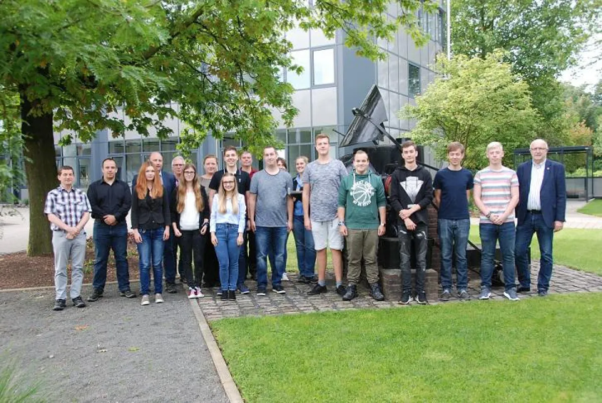 Probat begrüßt zehn neue Auszubildende