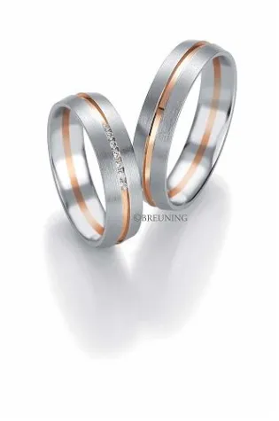 Trauringe in Hamburg hautnah erleben in der BREUNING Trauringlounge Bild: Trauringe in Hamburg hautnah erleben in der BREUNING Trauringlounge