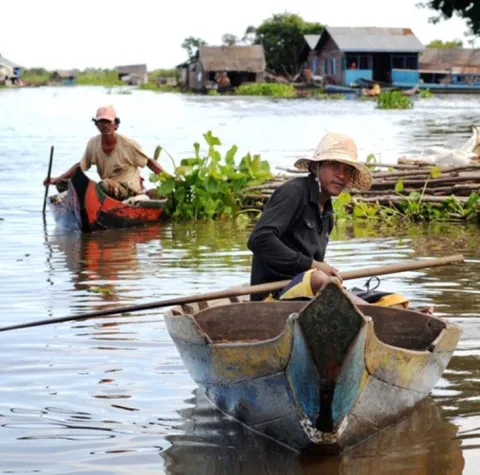 Bild: Bibeln und Neue Testamente für Kambodschas Christen
