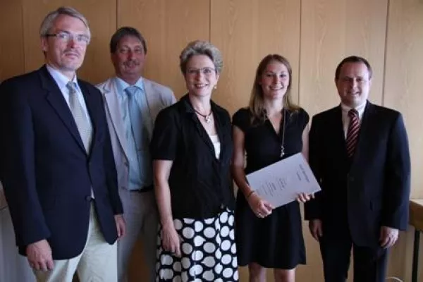 Bild: Reutlinger Stipendium für Heike Nagel; ESB-Studentin geht als Botschafterin der Stadt nach Frankreich