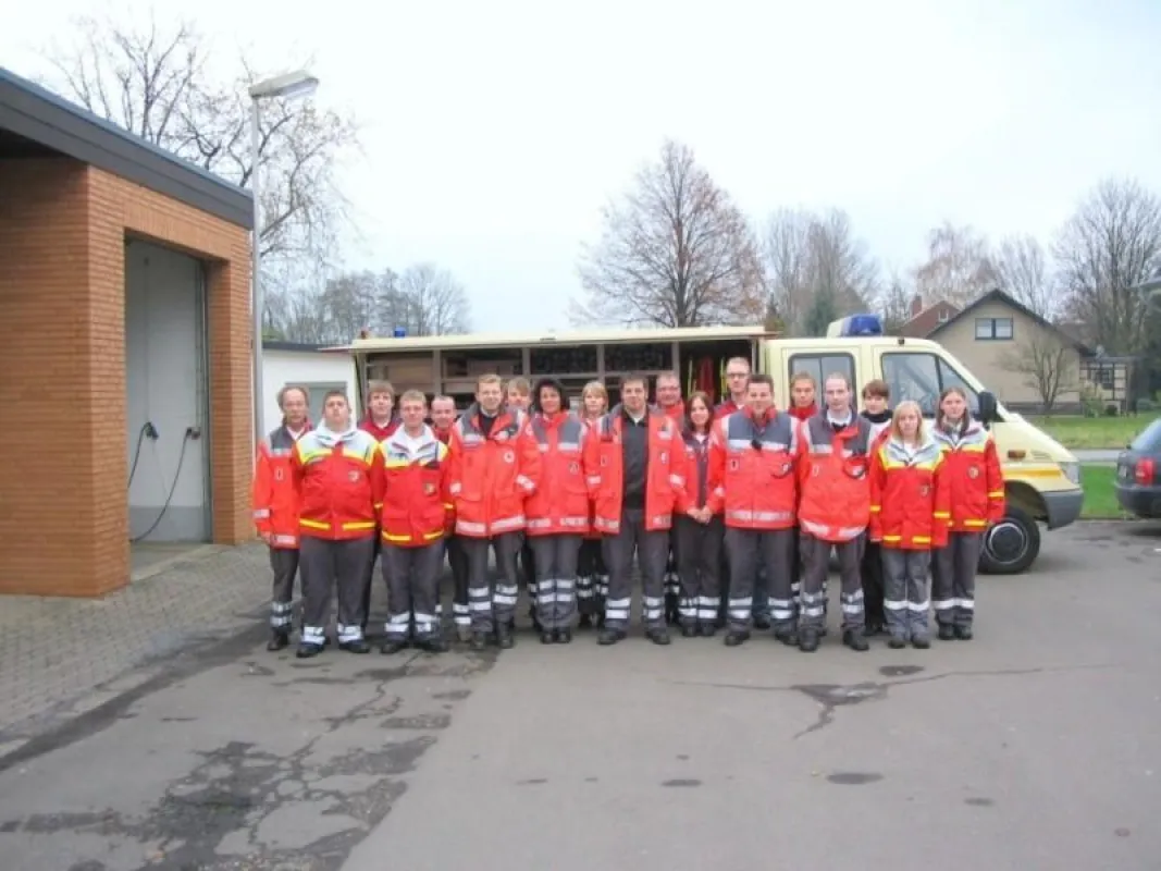 Die erfolgreichen Teilnehmer des Funklehrgangs im November 2007 (DRK in Hille-Unterlübbe)