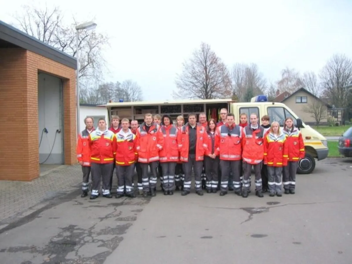 Die erfolgreichen Teilnehmer des Funklehrgangs im November 2007 (DRK in Hille-Unterlübbe)