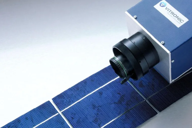 VINSPECsolar: Neues Farbzeilenkamerasystem von VITRONIC optimiert die Zellinspektion Bild: VINSPECsolar: Neues Farbzeilenkamerasystem von VITRONIC optimiert die Zellinspektion