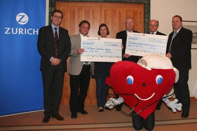 Zurich Mitarbeiter spenden für den guten Zweck Bild: Zurich Mitarbeiter spenden für den guten Zweck