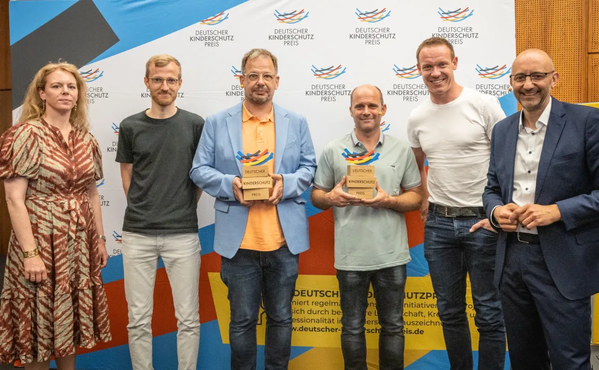 Bild von links: Landgräfin Floria von Hessen, Arne Steinberg, Hajo Seppelt, Jan Hempel, Felix Loch,  (© Alex Münch)