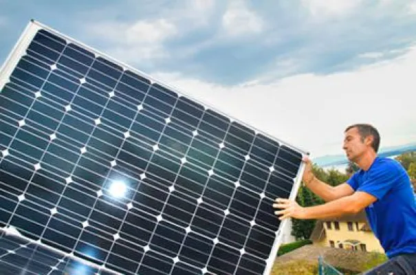 Bild: Jetzt auf Sonnenenergie setzen und bares Geld sparen