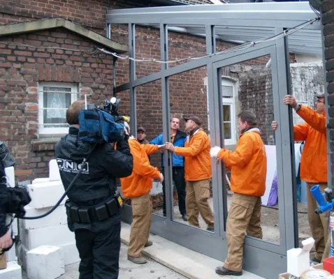 Bild: CASA VITRUM konstruiert Wohn-Wintergarten für RTL2-Sendung