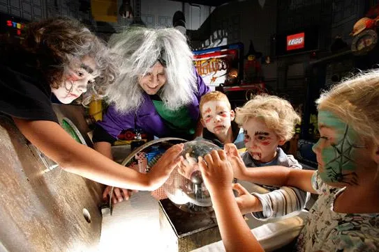 Der Super-Grusel-Spaß mit Dr. Frank N. Stein zu Halloween im LEGOLAND® Discovery Centre Bild: Der Super-Grusel-Spaß mit Dr. Frank N. Stein zu Halloween im LEGOLAND® Discovery Centre