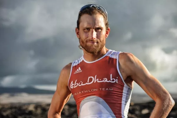 Bild: Weltklasse-Triathlet Faris Al-Sultan wird sportlicher Schirmherr des Junior-Challenge Roth 2011