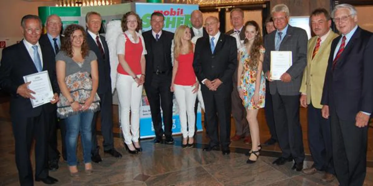 H. D. Schwarz l., Dr. M. Platzköster 4.l., K. Bodewig 9.l., P. Baumgarten 6.r., D. Hitzing 3.r.