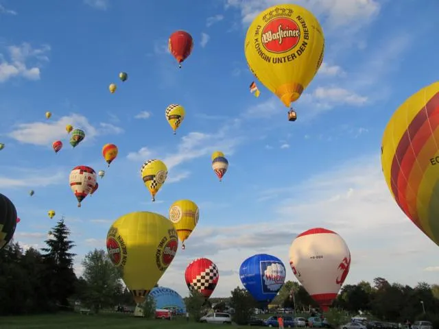 Bild: BW-Meisterschaft 2013: Ballonsport-Spitzenevent über Eutingen