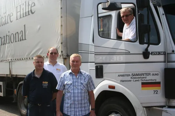 Bild: Fünf Sattelzüge auf dem Weg nach Albanien - ASB fährt Hilfsgüter für Eurobiker